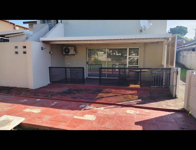 2 BEDROOM APARTMENT FOR SALE IN MALVERN